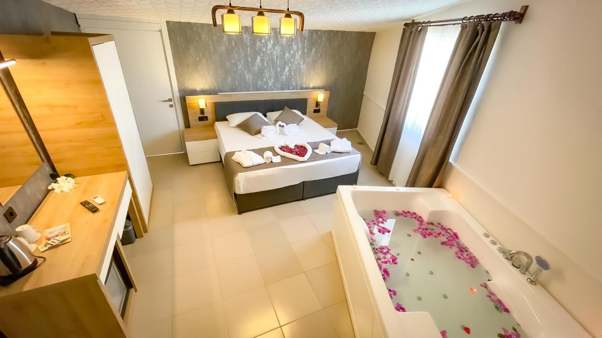 Bloomtalya Hotel Анталья Экстерьер фото